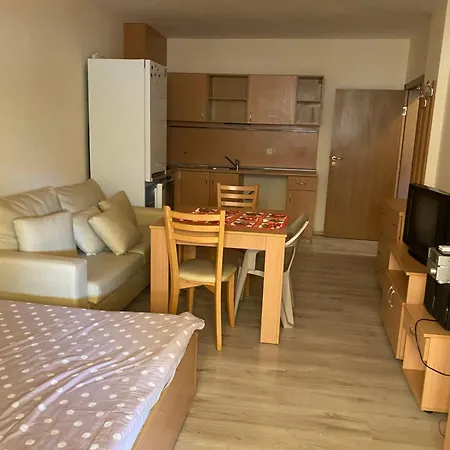 2 Bedroom/2 стаен на метри от плажа Apartment