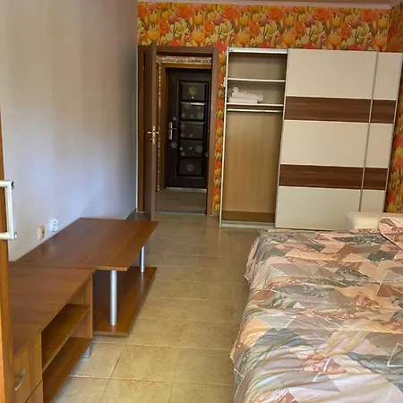 아파트 2 Bedroom/2 стаен на метри от плажа 라브다