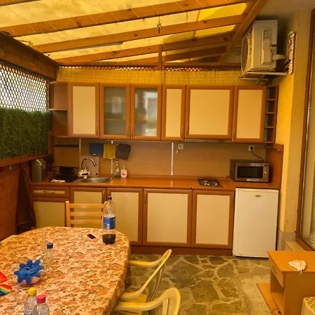 Apartman 2 Bedroom/2 стаен на метри от плажа *