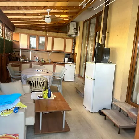 2 Bedroom/2 стаен на метри от плажа Apartman