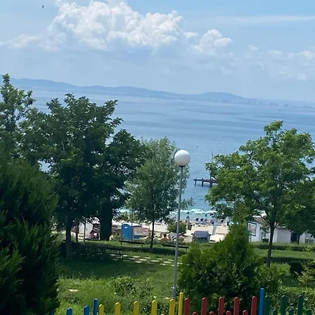 2 Bedroom/2 стаен на метри от плажа 아파트